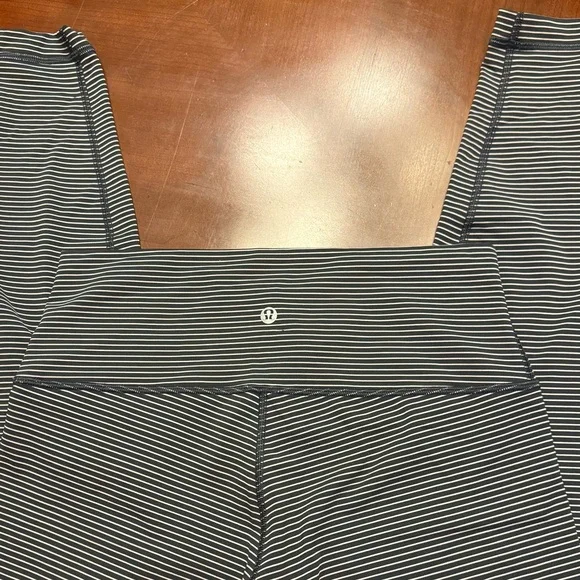 Lululemon Athletica Navy and White Striped Leggings - Picture 2 of 5